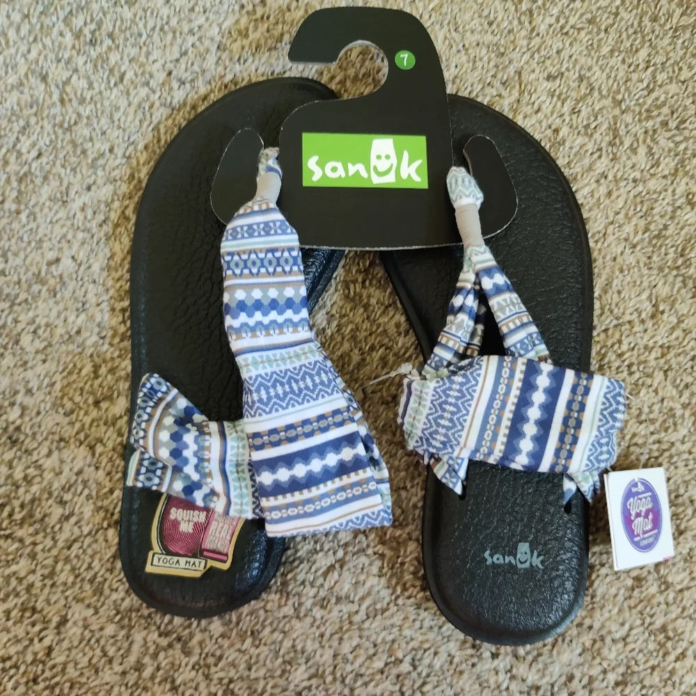 Sanuk Sandals NWT - Picture 1 of 1